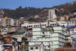 Diputados UDI piden a banca suspender remates de viviendas de clientes cesantes