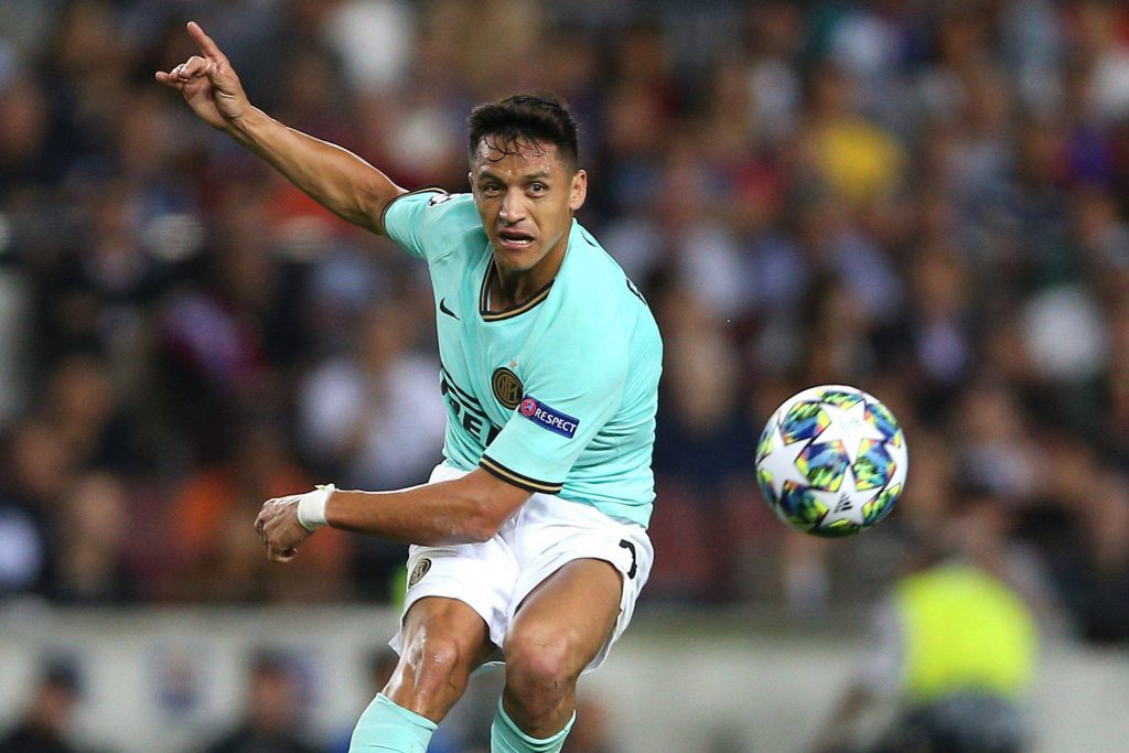 En Italia coinciden que Alexis estuvo “mucho mejor que Lautaro” ante Napoli