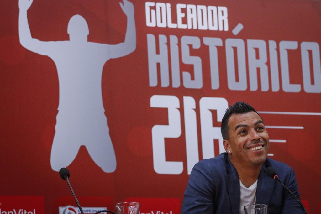 Esteban Paredes y su récord: “Un funcionario salió diciendo que tenía 215 goles. La ANFP no”