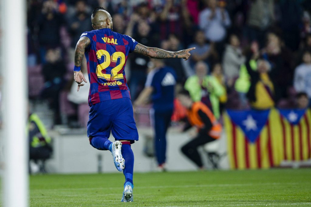 Arturo Vidal abrió de cabeza el camino del triunfo del Barcelona sobre Mallorca