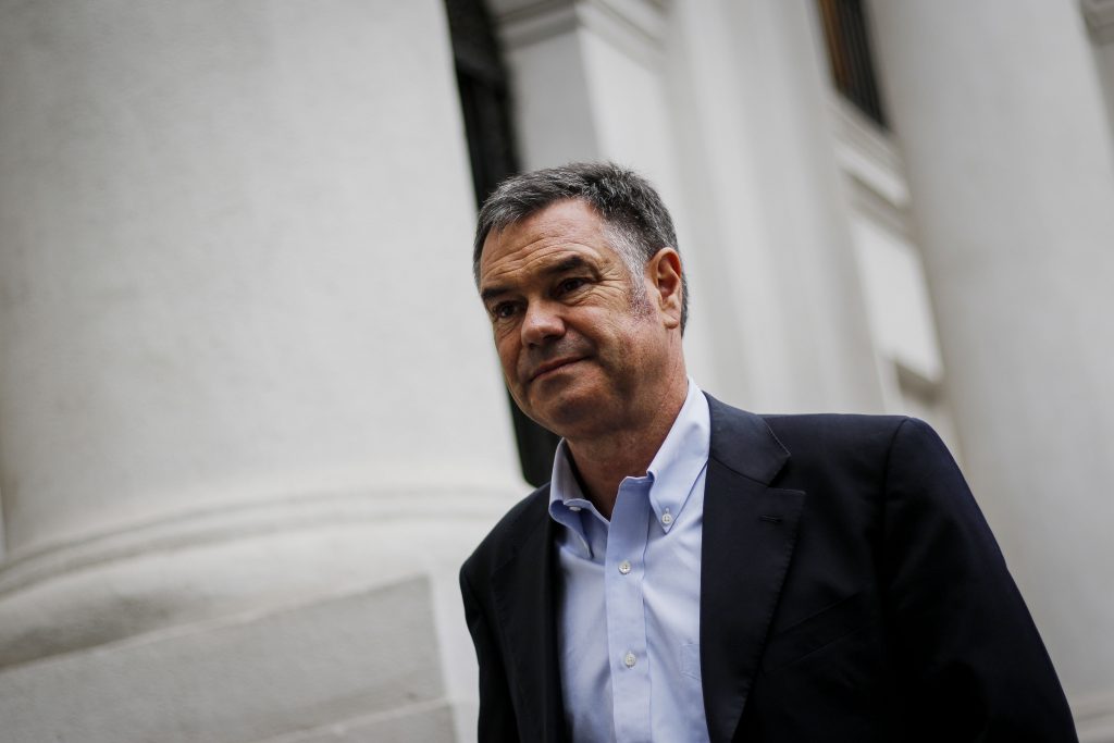 Ministro Paris y segundo contagio de Covid-19 del senador Ossandón: “Se trataría de un caso poco frecuente; algo inédito y digno de una publicación científica”