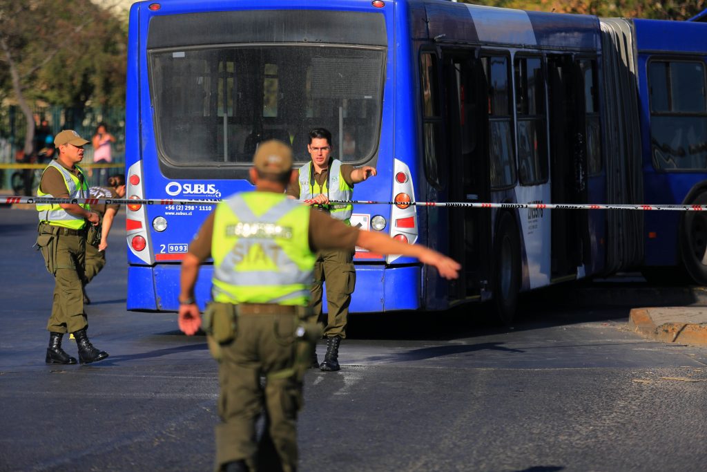 Irresponsable: operador del Transantiago realizó arriesgada maniobra en La Pintana que puso en riesgo a los pasajeros
