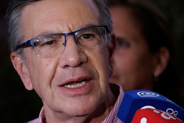 “Mucho tiempo que no comía”: Joaquín Lavín recibió su primer almuerzo en residencia sanitaria tras ser contacto estrecho de Covid-19