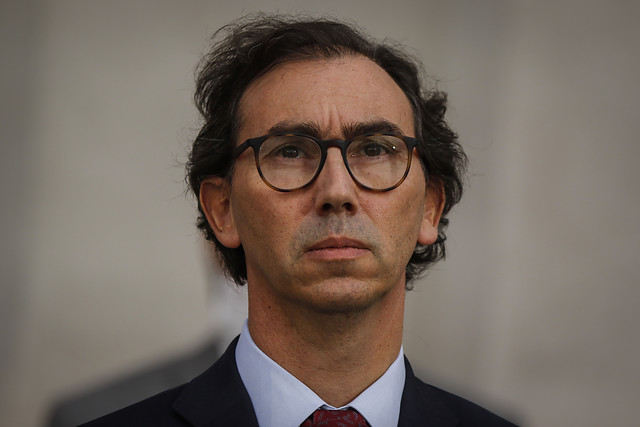 Ministro de Educación y los posibles efectos del Covid-19: “Está también un alto riesgo de que la deserción escolar aumente”