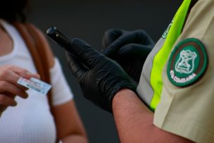 Mujer con Covid-19 fue detenida ingresando al Metro Lo Valledor: dijo que jamás le llegó el resultado del examen