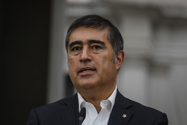 Mario Desbordes niega que RN haya pedido la salida de Sichel: “En nuestro sector aún hay prácticas de la política vieja”