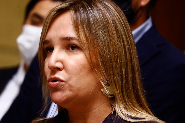 Diputada Hoffmann afirma que renuncia de Santelices fue una “una decisión personal” y no por las críticas