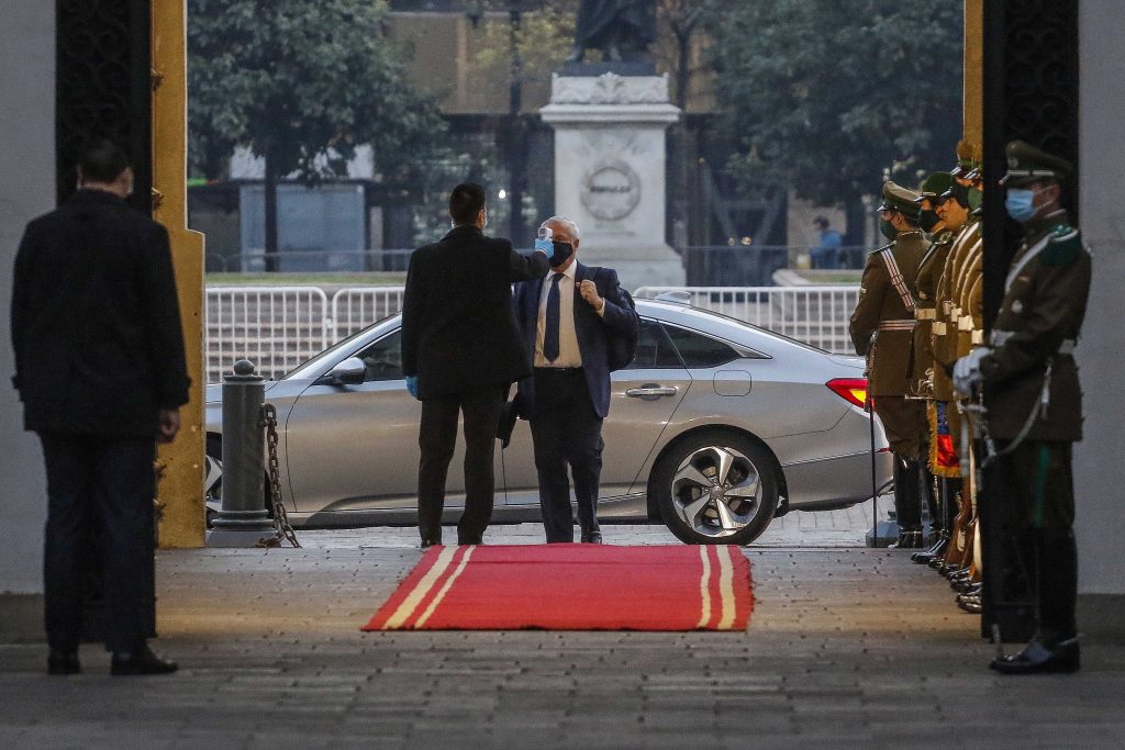 Ministro Mañalich anunció que las cuarentenas de personas con síntomas leves “debe durar 10 días”