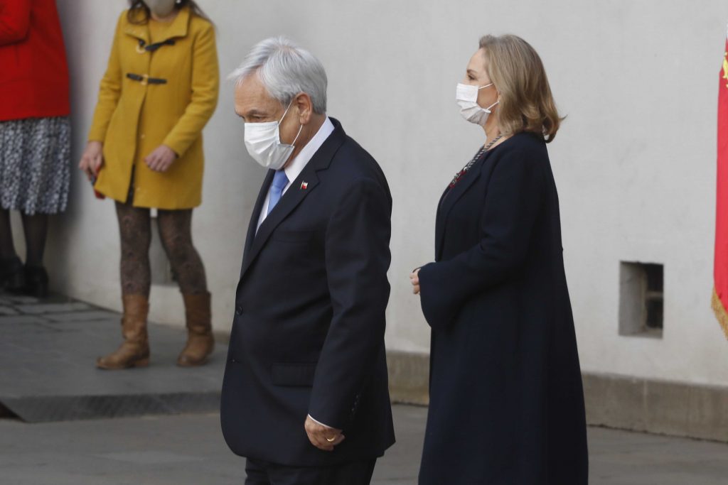 Presidente Piñera defiende canastas de alimentos y dice que acuerdo nacional “lo necesitamos ahora”