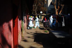 La Granja: vecinos denunciaron que mujer con coronavirus lleva dos días fallecida en la casa