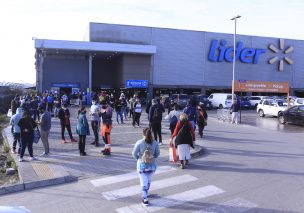 San Antonio se prepara para cuarentena total con largas filas en supermercados