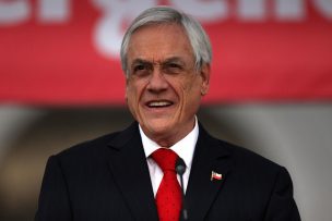 Presidente Piñera envía saludo del Día del Padre recordando antigua foto familiar: 