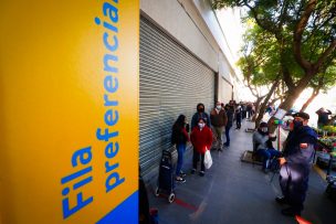 FOTOS | Valparaíso vivió su segundo día con extensas filas en los supermercados tras anuncio de cuarentena