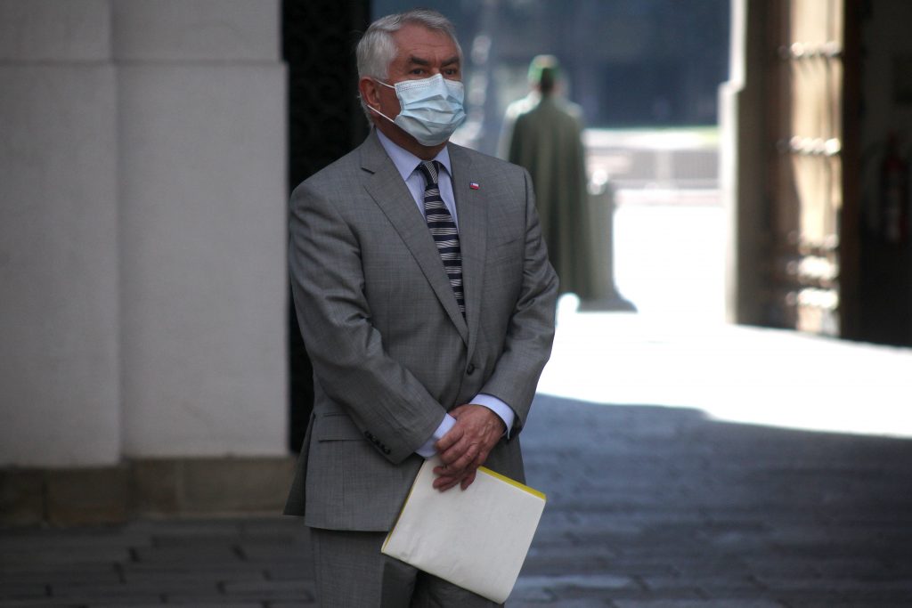Colegio Médico valora nombramiento de Enrique Paris: “Es muy necesaria mucha más transparencia”