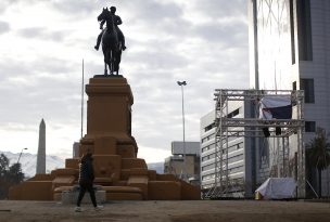 Se reportan nuevas protestas en Plaza Italia: hay incidentes entre manifestantes y Carabineros