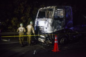 Dos camiones sufrieron daños por fuego tras ser atacados en La Araucanía