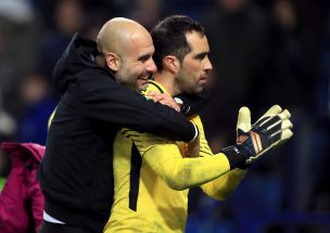 Pep Guardiola no tiene considerado a Claudio Bravo para los próximos desafíos