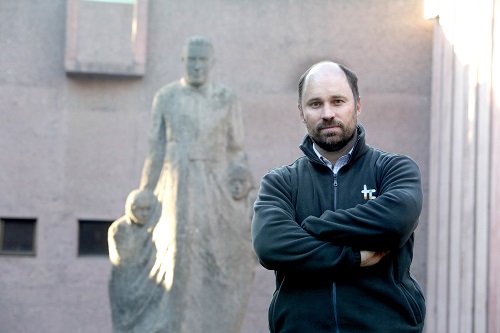 Capellán del Hogar de Cristo y salida de Mañalich: “Cometió un sincericidio”