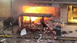 Buenos Aires: Explosión en perfumería deja a dos bomberos fallecidos y varios heridos