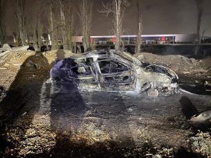 Quilicura: fuerte bombazo destrozó vehículo abandonado y causó preocupación entre los vecinos