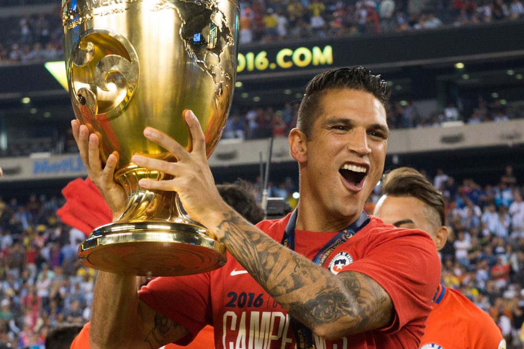 “Chico” Mark recordó el bicampeonato de la Roja: “Nunca pensé que podía llegar a vivir un momento como ese”