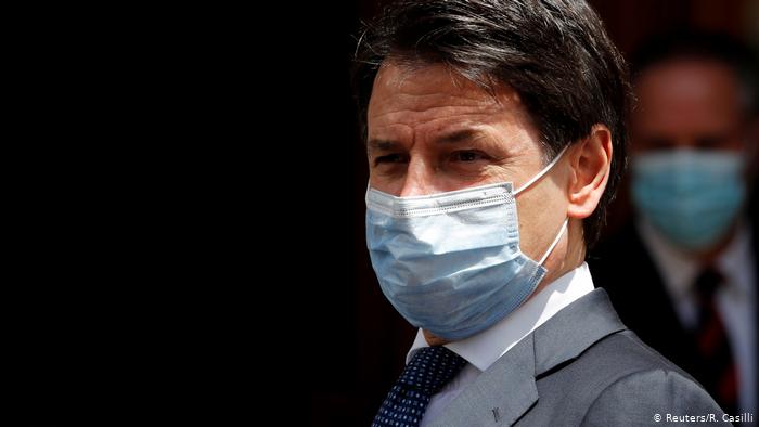 Primer ministro italiano, Giuseppe Conte, declara ante fiscales por su gestión de la pandemia