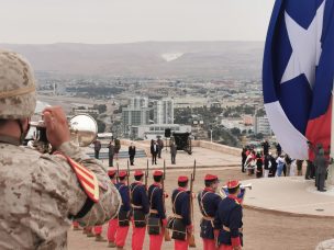 Conmemoran el Asalto y Toma  del Morro de Arica con izamiento de la Bandera Bicentenario