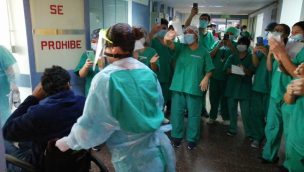 Covid-19: Pacientes fueron dados de alta entre aplausos en el Hospital de Contingencia de Ovalle