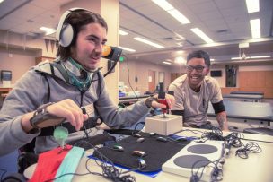 Xbox presenta en Chile un control adaptable para jugadores con movilicidad reducida