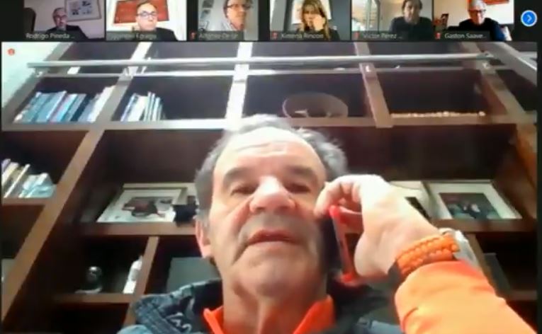 “Eguiguren está hablando puras hue…”: Senador Allamand suelta exabrupto contra diputado al pensar que nadie lo escuchaba