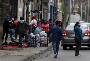 Movilidad en la Región Metropolitana bajó un 35 por ciento en el primer mes de cuarentena masiva