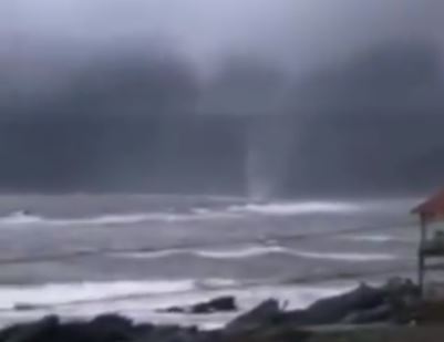 Reportan tromba marina en la localidad de Iloca: Fuerte sistema frontal no da tregua