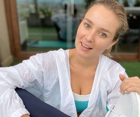 “Hoy te sale una… con el vecino”: Kika Silva impactó con atrevido look en su cuarentena