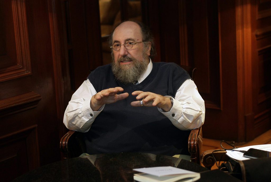 Melnick: “A los estudiantes que no respetan la cuarentena les quitaría la gratuidad”