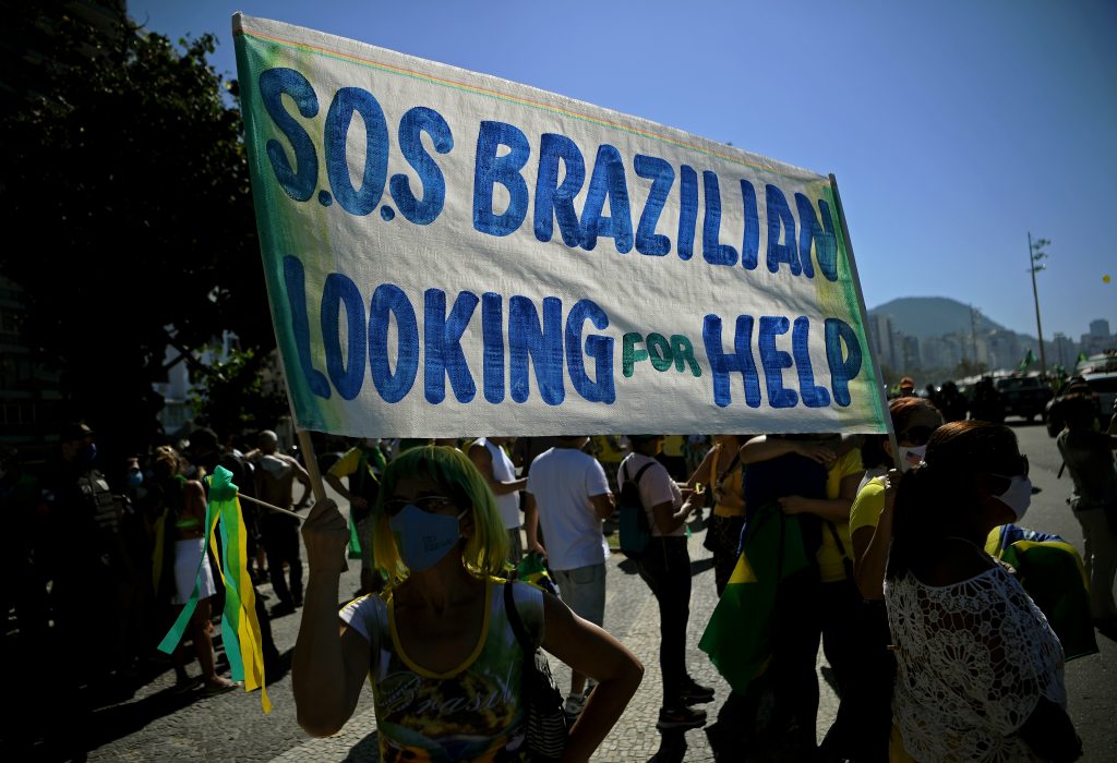 Alcalde de ciudad brasileña anunció apertura del comercio “muera quien muera”