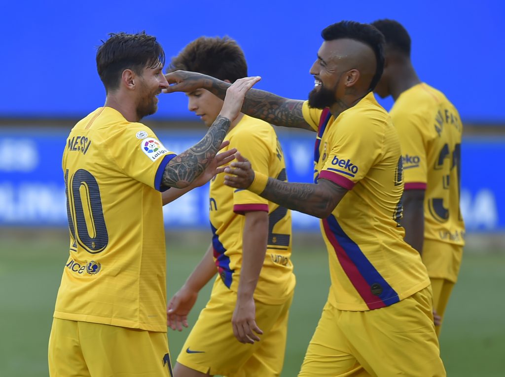 Leyenda del FC Barcelona pide que Arturo Vidal se quede: “Tiene la confianza, no es necesario cambiarse”