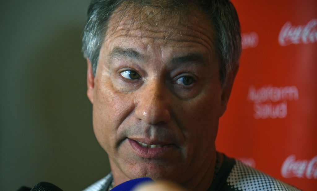 Ex vicepresidente de Independiente le dio con todo a Ariel Holan: “Es peligrosísimo, me mandó en cana”
