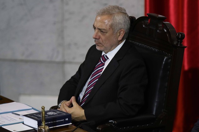 Captan a secretario del Senado, Raúl Guzmán, en restaurante de mariscos con dos personas más en plena cuarentena