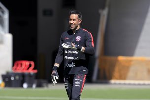 Claudio Bravo recordó su debut en 