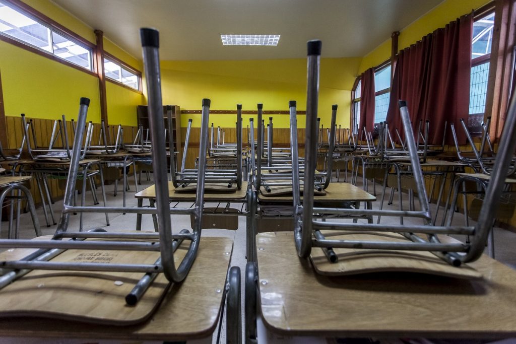 Presidente del Colegio de Profesores: “Más de 500 escuelas en el país hoy día se suman a situaciones de contagio”