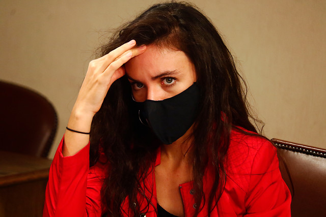 Camila Vallejo afirma que se ha incurrido en la “extorsión” para defender el negocio de las AFP