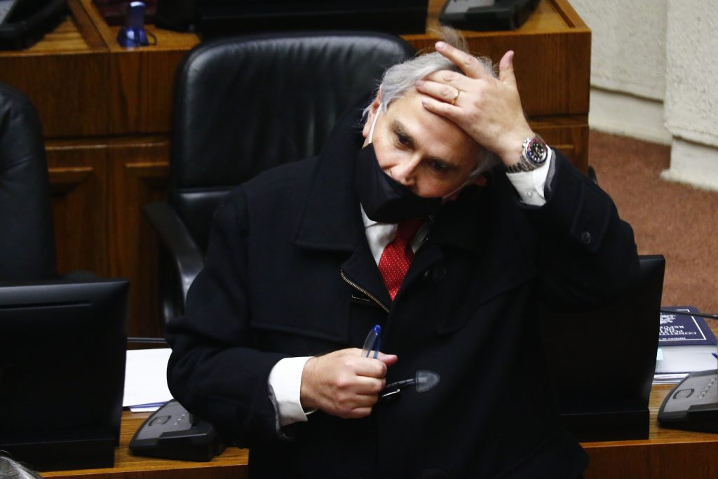 Kramer y Pancho Saavedra intentaron hacer broma con “pitanza” a senador Moreira