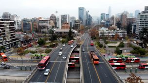 Comienza a aplicar la restricción vehicular en la Región Metropolitana