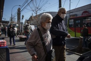 Especialista llama a la prudencia en retorno de adultos mayores a las calles