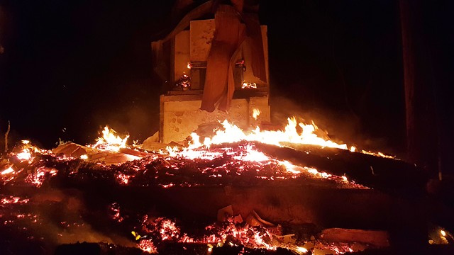Cabañas resultaron quemadas tras ataque incendiario en Cañete