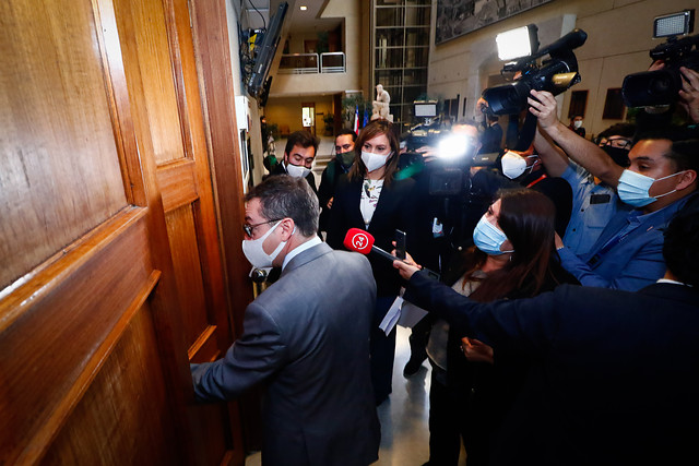 “¿O son entre cuatro paredes las reuniones?”: Diputado Silber increpa a ministro Briones por sostener reuniones privadas previo a la votación sobre AFP