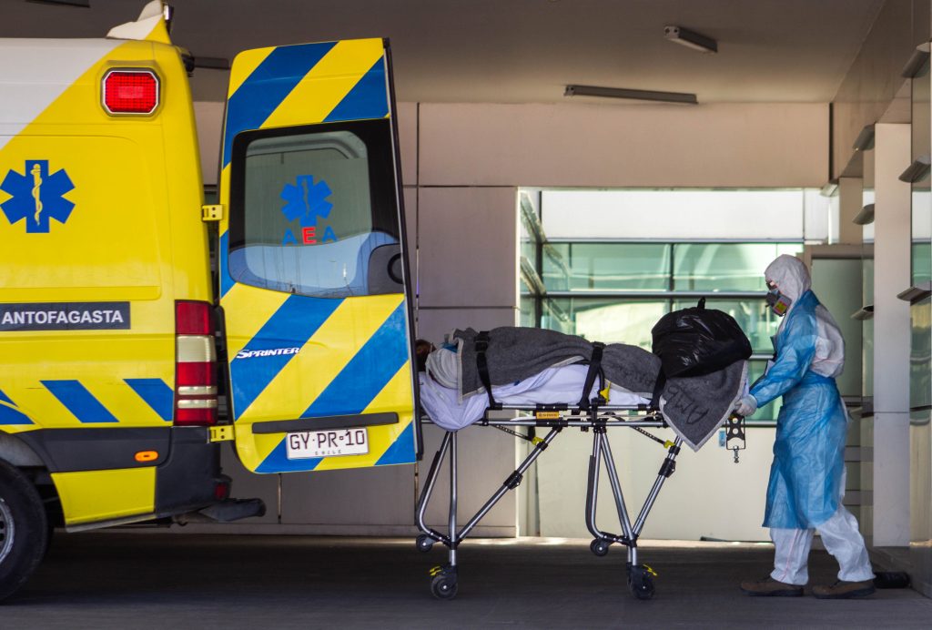 Empresas entregan donación a funcionarios del Hospital de Curicó