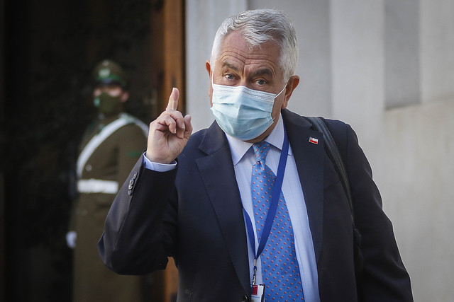 Ministro Paris se emociona hasta las lágrimas al hablar de la Doctora Cordero y considera a Eli de Caso su “maestra”