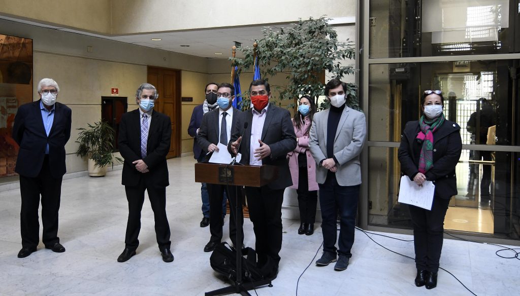 “Tiene letra chica”: parlamentarios de oposición cuestionaron anuncio presidencial y ratificaron apoyo al proyecto de pensiones