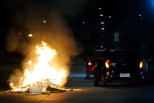 Hombre que transportaba madera para usar en barricadas fue detenido en Pudahuel